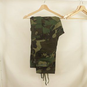 Camouflage U.S. Army Supply Cargo Pants Size Medium
